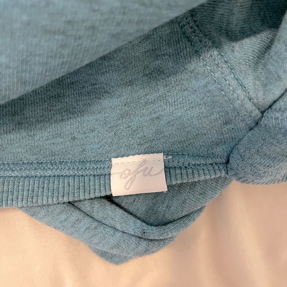 Urban Outfitters Cropped Crewneck - Picture 3 of 7